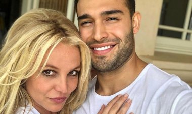 بعد شهر من إعلان حملها.. بريتني سبيرز تخسر جنينها من خطيبها سام أصغري