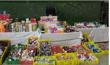 التحقيق مع «قمر الوكالة» بتهمة بيع مستحضرات تجميل مجهولة المصدر 