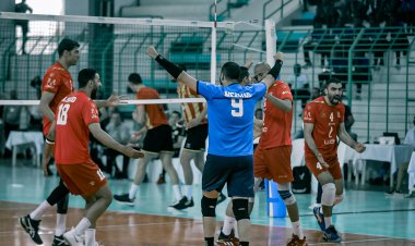 طائرة الأهلي رجال تتوج ببطولة إفريقيا بعد الفوز على الترجي