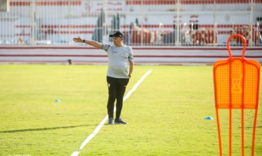 «فيريرا» يطالب لاعبيه بتحقيق المكسب الليلة للابتعاد بصدارة الدوري