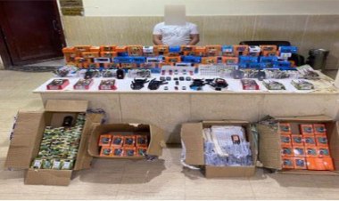 ضبط صاحب محل بحوزته علامات تجارية خاصة بشركات المحمول