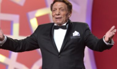 في عيد ميلاده الـ 82.. أفلام صنعت نجومية الزعيم عادل إمام