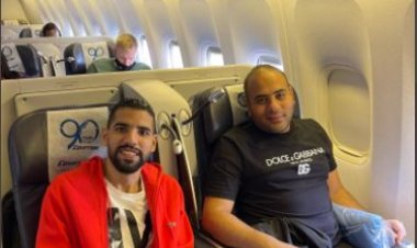 مؤمن زكريا يعود إلى القاهرة.. بعد انتهاء فترة علاجه