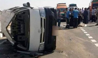 إصابة 14 شخصًا في حادث انقلاب وتصادم 3 سيارات أعلى كوبري مؤسسة الزكاة بالمرج