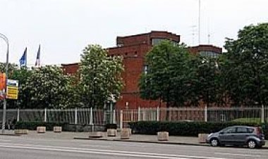 روسيا تستدعي السفير الفرنسي في موسكو لتسليمه قرار طرد دبلوماسيين فرنسيين