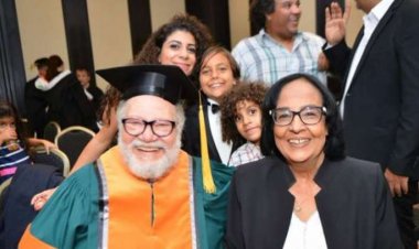 لميس جابر تدافع عن زوجها يحيى الفخراني: «اللى يروح البحر يمشي على قواعده»