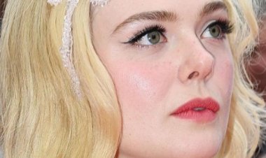 إيل فانينج تتألق بفستان كب في اليوم الثاني من مهرجان كان