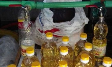 ضبط 3 طن زيت طعام مجهولة المصدر داخل محل للمواد الغذائية بعين شمس