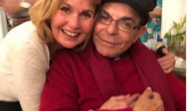 يسرا تنعي سمير صبري: فقدت أخويا وسندي