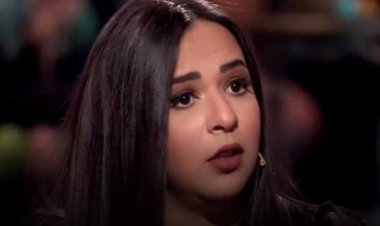 إيمي سمير غانم تنعي سمير صبري بصورة تجمعه مع والدها وتعلق: «أنتم السابقون ونحن اللاحقون»