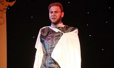 أوتاكا ومحمد علي رزق في «كاليجولا» بالمسرح العائم| صور