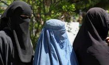 مذيعات أفغانستان يتمردن على قرار طالبان ويكشفن عن وجوههن