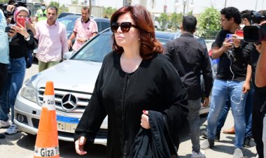 بالصور.. نجوم الفن والإعلام يشيعون جثمان الراحل سمير صبري