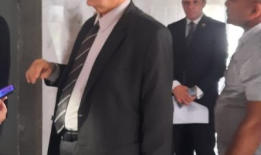 مجازاة 3 أطباء لتأخيرهم العمل بالعيادات بـ«مستشفى قفط التعليمي» في قنا