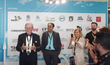 حسين فهمي يدعو ضيوف كان لحضور مهرجان القاهرة السينمائي