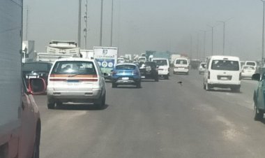 إصابة 6 أشخاص في اصطدام 3 سيارات بالطريق الأوسطى