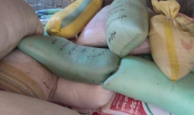 ضبط ٥ طن قمح داخل أحد المخازن بمركز إيتاى البارود