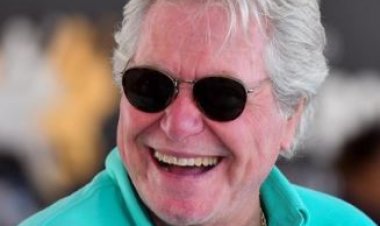 حسين فهمي يروي كواليس مشاركته في مهرجان «كان»