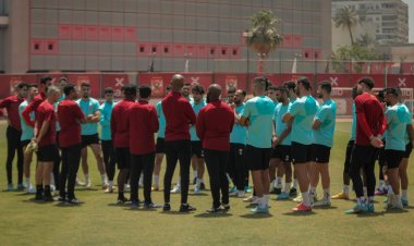 فيديو.. حافلة الأهلى تتحرك لمطار القاهرة استعدادًا للسفر إلى المغرب