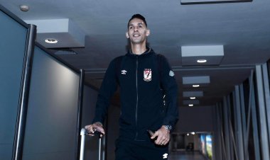 بعثة الأهلي تصل إلى مطار محمد الخامس بالمغرب