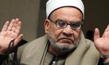 عجرفة أحمد كريمة تُنسيه أدب التعامل مع الصحافة المصرية