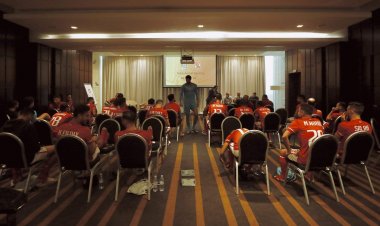 تفاصيل محاضرة وفد «كاف» للاعبي الأهلي والجهاز الفني