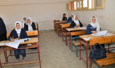 محافظ الغربية يتفقد امتحانات الدبلومات الفنية بطنطا