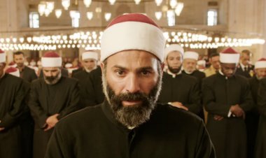 بعد فوزه بجائزة في مهرجان كان.. قصة فيلم «صبي من الجنة»: يتنبأ بوفاة شيخ الأزهر