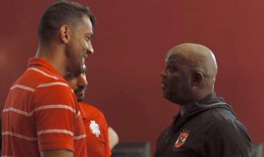 «حديث ودي» يجمع بين موسيماني والشناوي مع مدرب وحارس الوداد