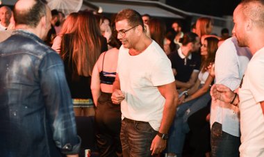 الصيف ولع على ممشى أهل مصر.. عمرو دياب والسفراء ونجوم الفن والإعلام في سهرة عالمية