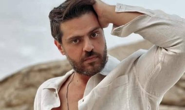 أصيب بالسرطان.. طارق صبري: والدتي توفت بعد والدي بعام حزنًا عليه 