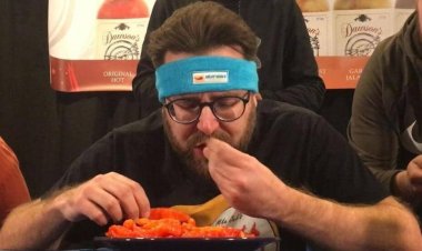 أمريكي يدخل «موسوعة جينيس» بتناوله أقوى أنواع الفلفل الحار.. في أقل من 9 ثوان