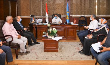 محافظ الغربية يناقش الخطة الاستثمارية للمحافظة والرصف بطنطا والمحلة