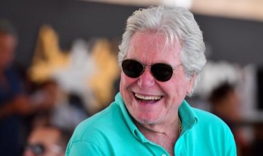 حسين فهمي: تواصلت مع فنانين للتواجد بالدورة المقبلة من مهرجان القاهرة السينمائي