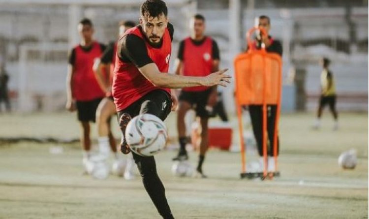 الجهاز الفني ولاعبو الزمالك ينظمون ممرا شرفيا للونش