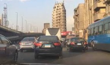 النشرة المرورية.. كثافة كبيرة بميادين ومحاور القاهرة والجيزة