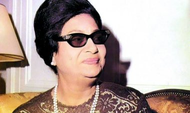 أسرة كوكب الشرق تقاضي الشاعر المسيء لأم كلثوم