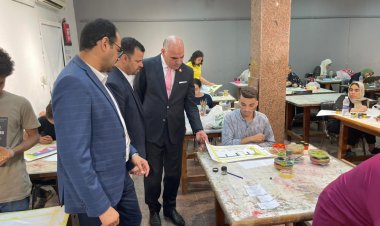 رئيس جامعة الأقصر يتفقد امتحانات نهاية العام بكلية الفنون الجميلة