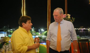 السفير الهولندي يلتقي مسئولي مستشفى الأورام بالأقصر