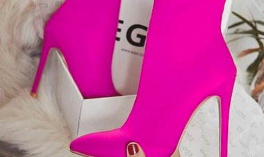 ألوان  وصيحات جريئة.. أبرز موضة أحذية وصنادل صيف 2022