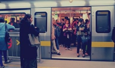 حاول ملامسة جسدها.. حبس شاب تحرش بسيدة داخل مترو الزهراء