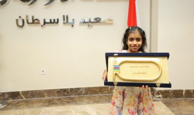 طفلة تتبرع بتحويشة حصالتها لمستشفى سرطان الأطفال بالأقصر