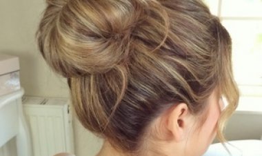 أفكار لـ«تسريحات شعر مرفوعة» تناسب حر الصيف| فيديو