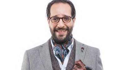 أحمد أمين يمازح جمهوره: نفسي مرة يسألوني وأنا شكلي محترم