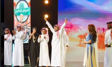 بالصور.. «العتيبي» يرافق «الشمري» في المرحلة الختامية من مسابقة «المعلق الذهبي»