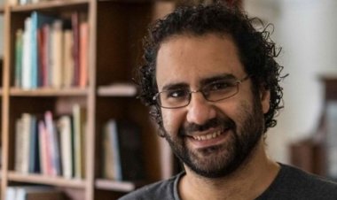 الداخلية تسلم النيابة العامة مقاطع فيديو خاصة بـ«علاء عبدالفتاح» 