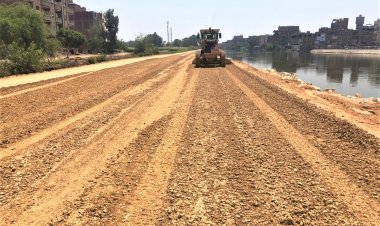 محافظ الغربية يتابع أعمال رصف 18 شارع بحي ثان المحلة