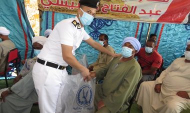 الداخلية توزع مساعدات على المواطنين الأكثر احتياجًا| صور 