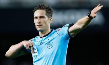 الإسباني مونييرا حكمًا لمباراة القمة بين الأهلي والزمالك بالدوري  