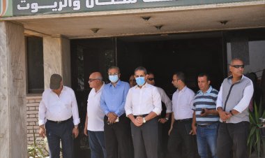 وزير قطاع الأعمال ومحافظ الغربية يتفقدان مصانع شركة طنطا للكتان والزيوت